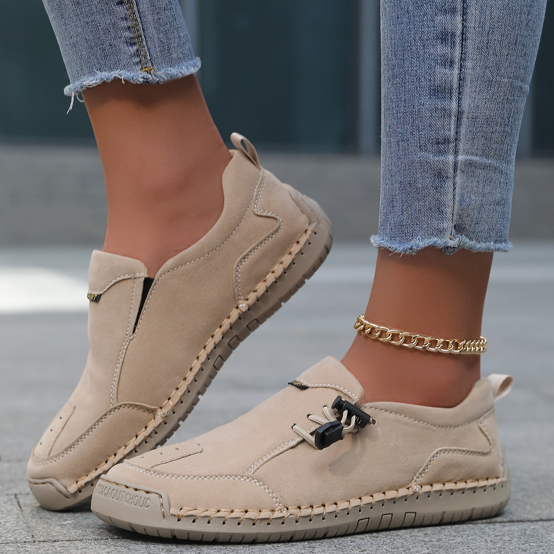 Lina – Comfort, Stability & Effortless Dressing Every Day
