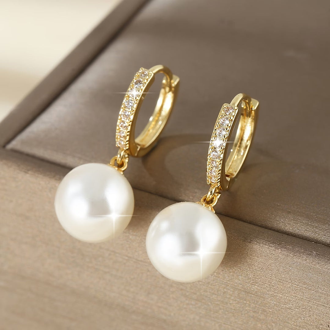 Modern Teardrop Pearl Earrings