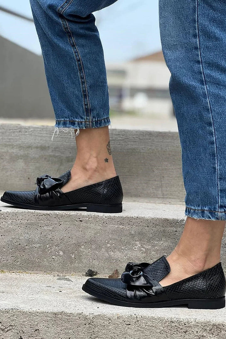 Chelsea™ | Stylish Bow-Detail Moccasins