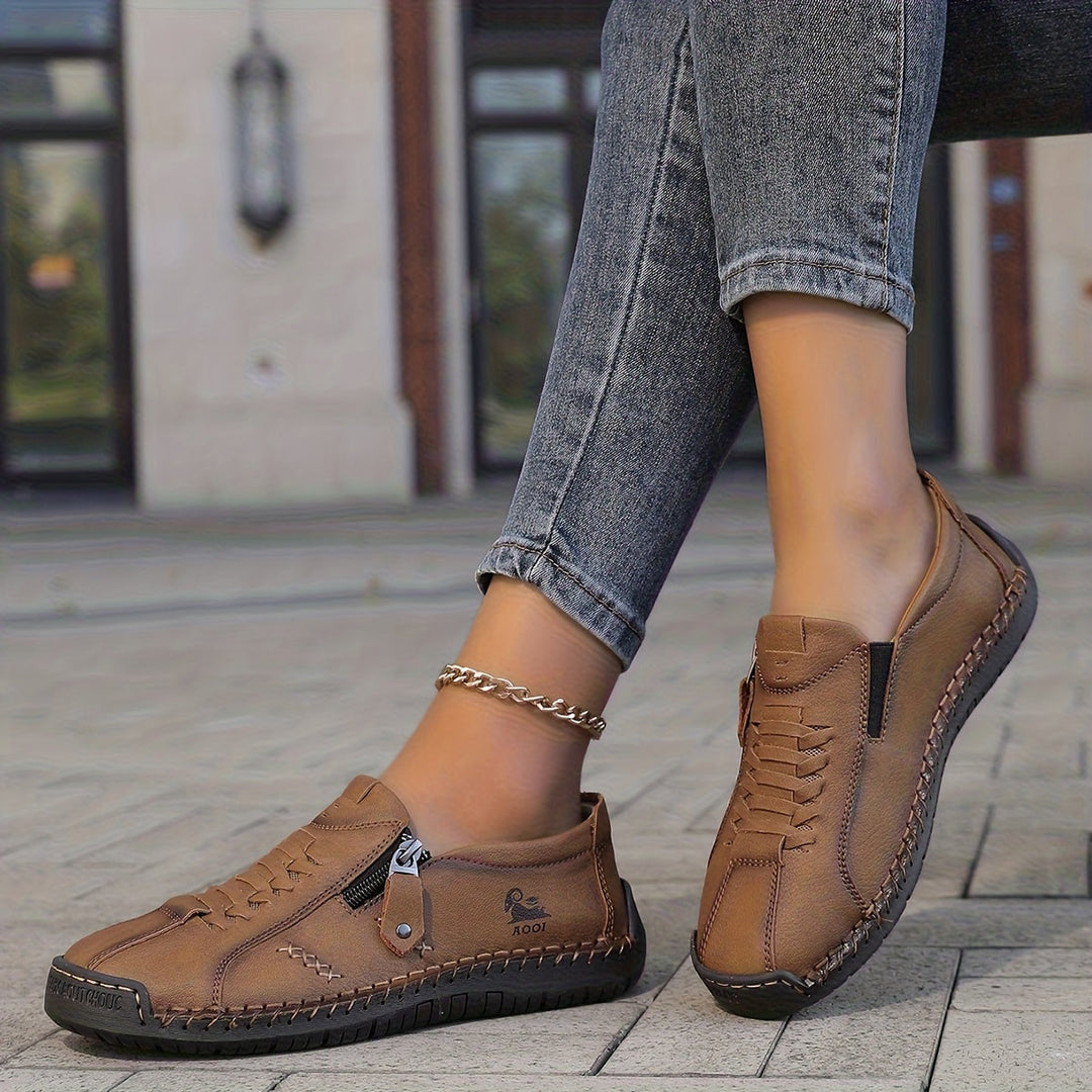 Nila – Elegant Comfort with a Practical Zip