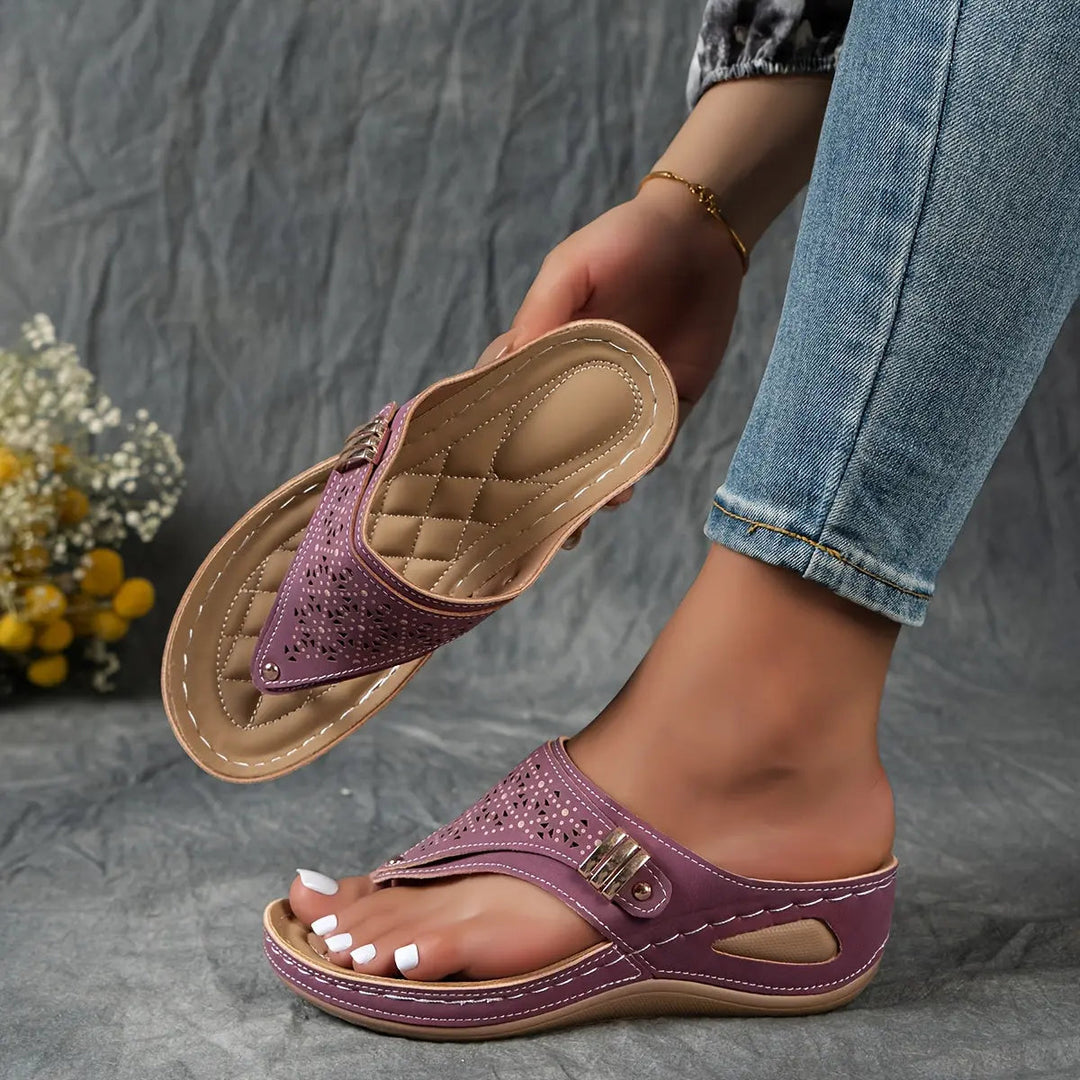 Élodie - Women's Wedge Toe-Post Sandal