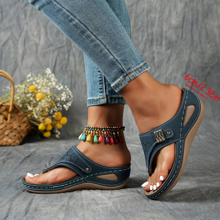 Élodie - Women's Wedge Toe-Post Sandal