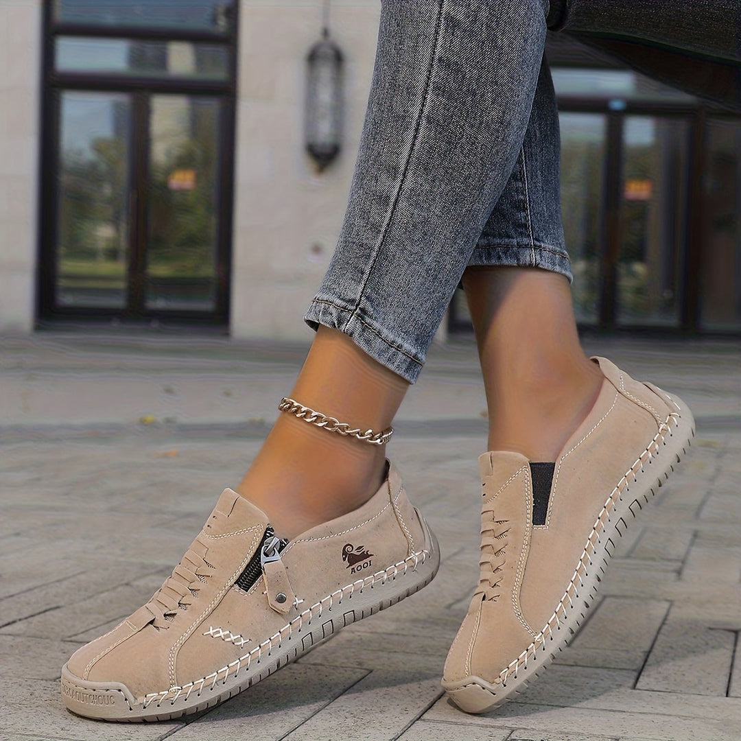 Nila – Elegant Comfort with a Practical Zip