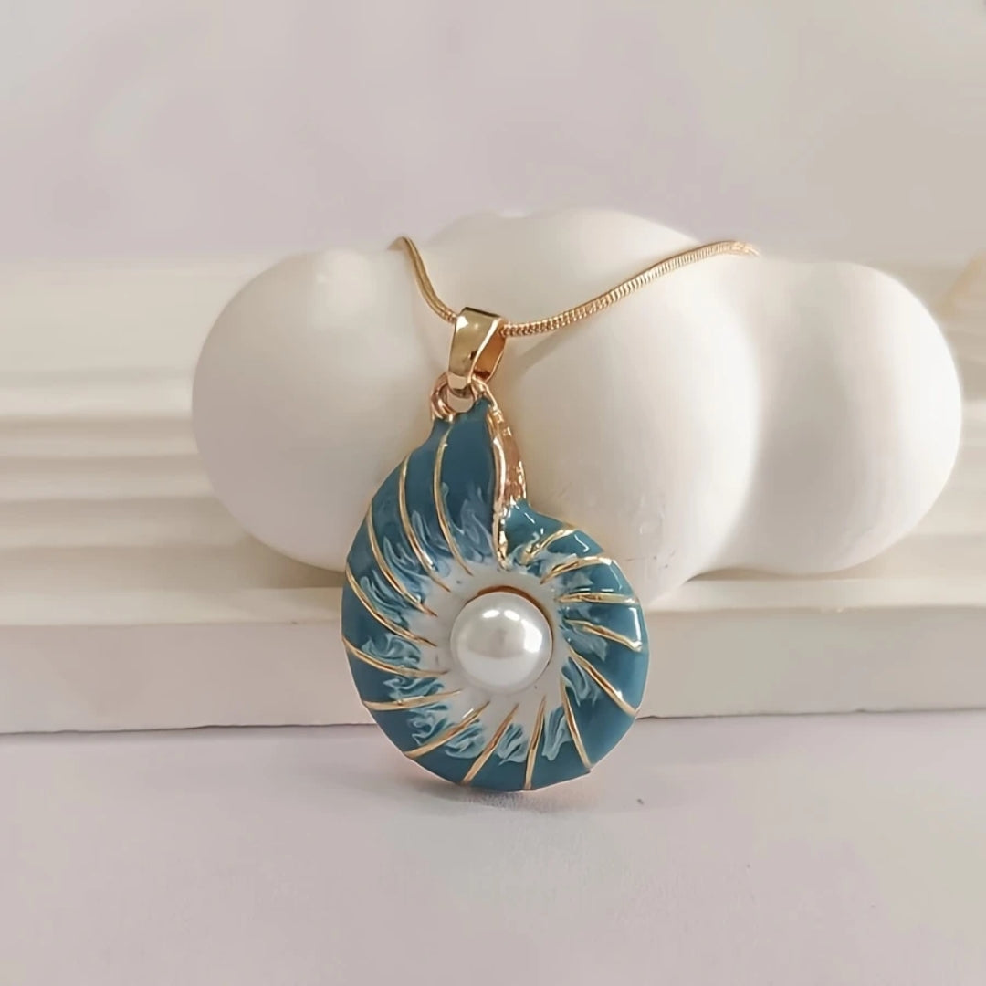 Shell Pearl Pendant Necklace