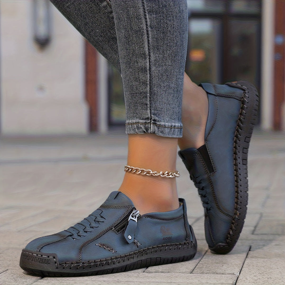Nila – Elegant Comfort with a Practical Zip