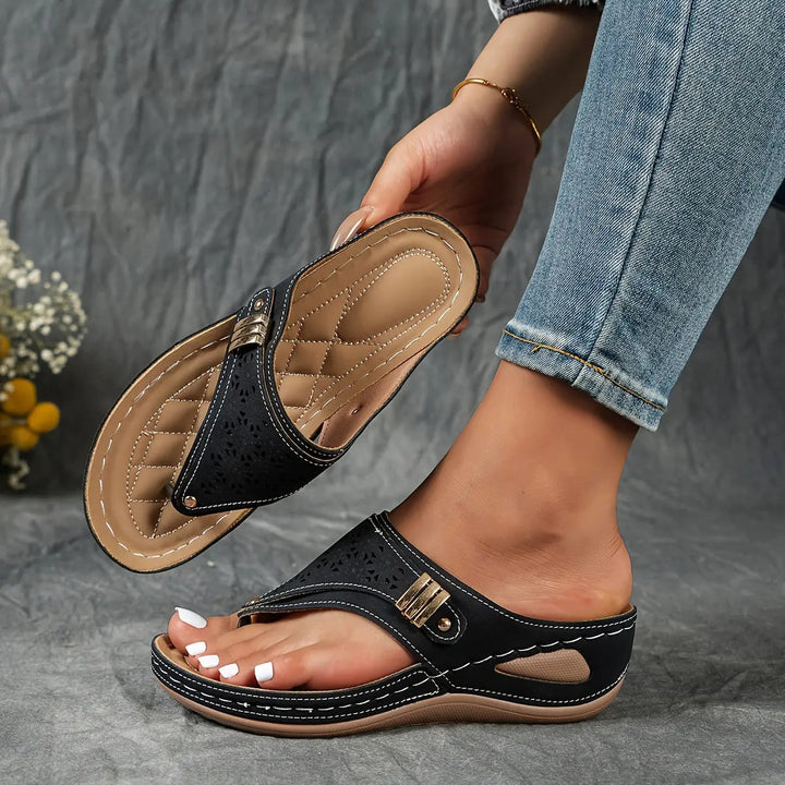 Élodie - Women's Wedge Toe-Post Sandal