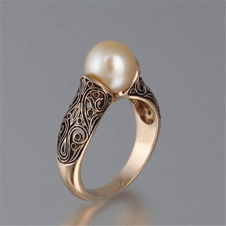 Timeless Vintage Pearl Ring in Gold