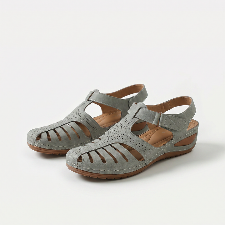 Leni – Comfortable Sandals with a Gentle Lift