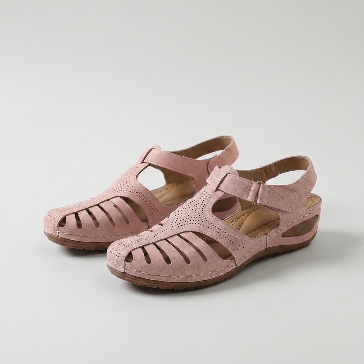 Leni – Comfortable Sandals with a Gentle Lift