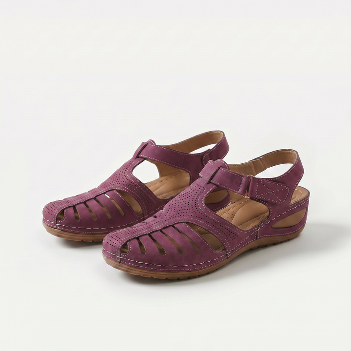 Leni – Comfortable Sandals with a Gentle Lift