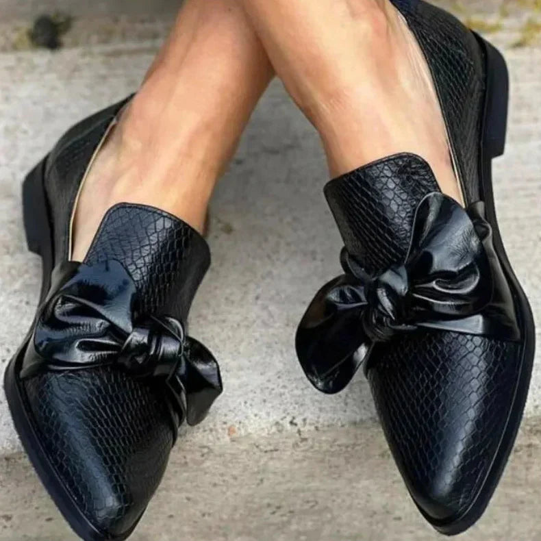 DELACROIX | Brigitte Pointed-Toe Bow Moccasins