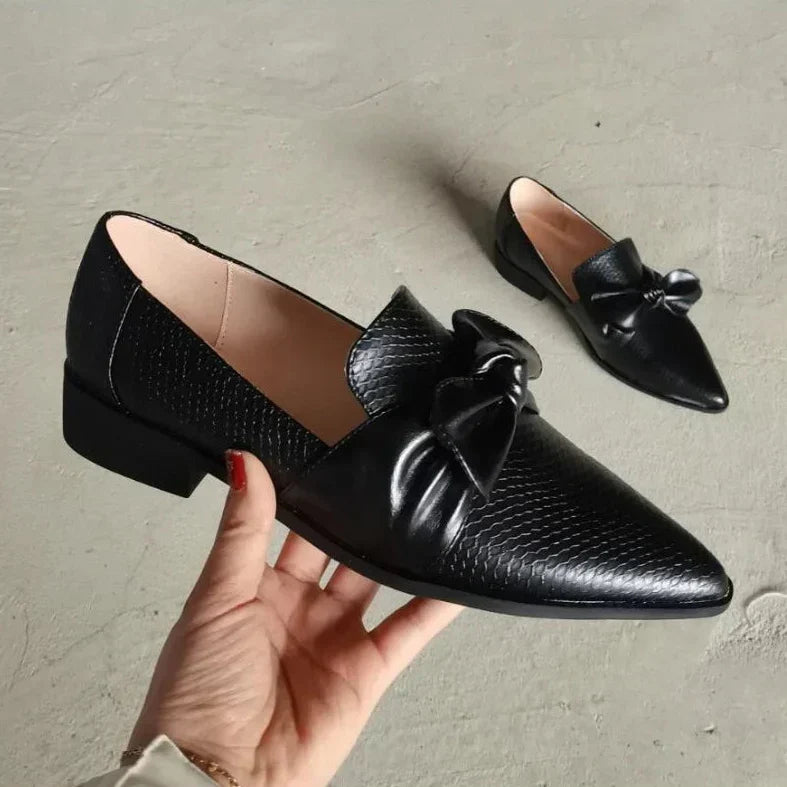 DELACROIX | Brigitte Pointed-Toe Bow Moccasins